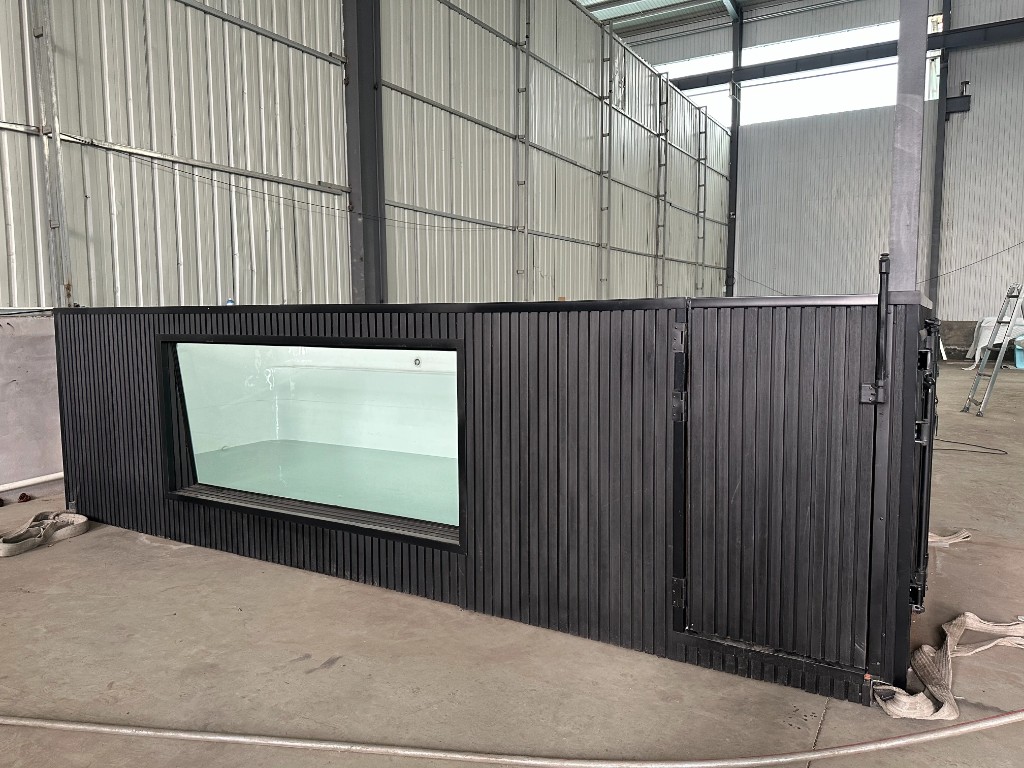 Factory pool �?black slat exterior
